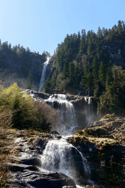 Cachoeira de Ars nos Pirinéus em França — Fotografia de Stock