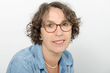 Orta yaşlı bir kadının portresi