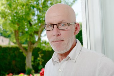 Orta yaşlı bir adamın portresi