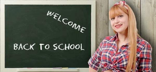 Bienvenida, de vuelta a la escuela, bonita maestra — Foto de Stock