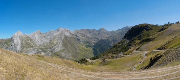 Bergslandskap i Pyrenéerna — Stockfoto