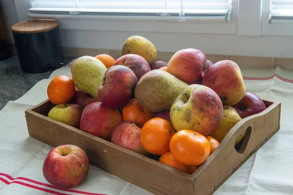 Früchte Der Saison Birnen Äpfel Und Mandarinen — Stockfoto