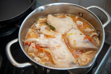 Bir la mode de Caen işkembe hazırlama yakın plan