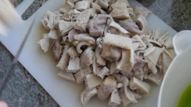 İşkembe hazırlığının kapanışı a la mode de Caen