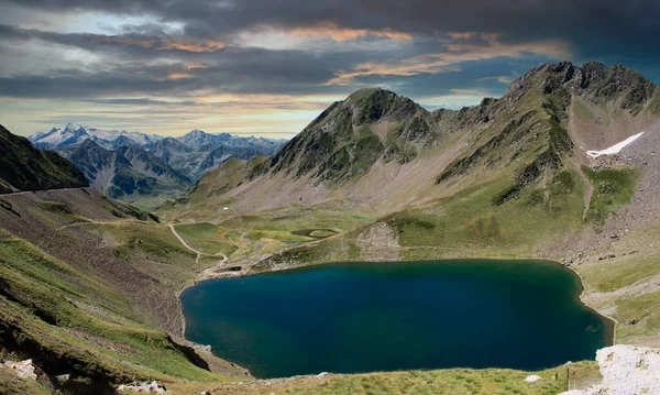 Una Vista Del Lago Montaña Los Pirineos Franceses — Foto de Stock