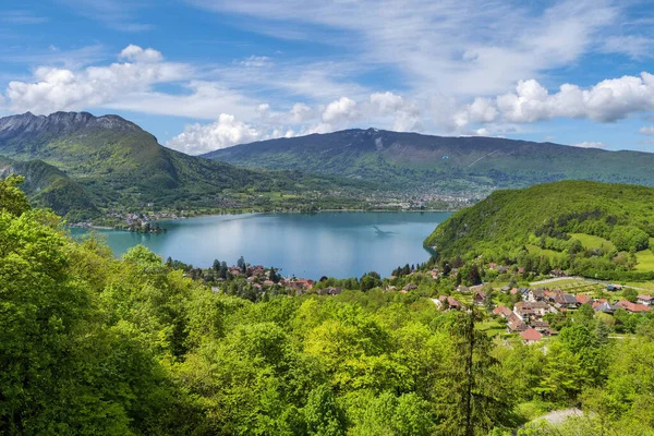 Fransa Nın Annecy Gölü Ndeki Fransız Alpleri Manzarası Çok Güzel — Stok fotoğraf