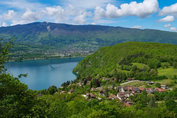 Piękny Widok Alpy Francuskie Nad Jeziorem Annecy Francja — Zdjęcie stockowe