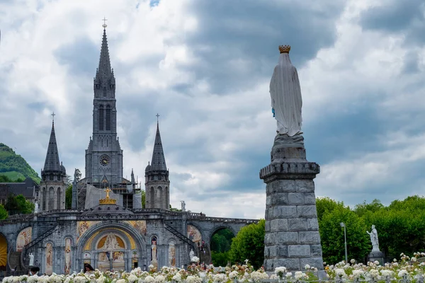 Fransa Lourdes Bazilikasının Manzarası — Stok fotoğraf