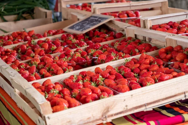 Morangos Orgânicos Mercado França — Fotografia de Stock