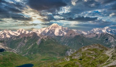 Vadi Col du Petit-Saint-Bernard manzarası