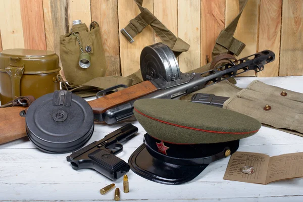 Equipo del soldado soviético durante la Segunda Guerra Mundial — Foto de Stock