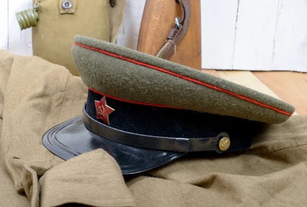 Topi tentara Soviet di latar belakang putih — Stok Foto