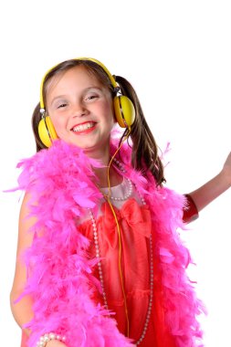 güzel bir kız ile bir pembe tüylü boa 