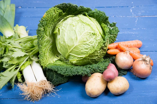 Légumes et viande pour le pot-au-feu — Photo