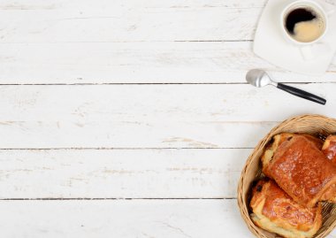 Fransız kahvaltı kahve ve hamur işleri ile