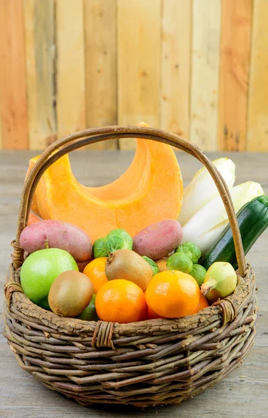 Fruit and vegetable basket — Stock Photo, Image