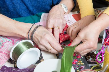 yakın çekim el terzi