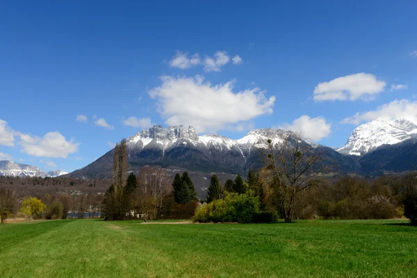 フランスアルプスの山の風景 — ストック写真