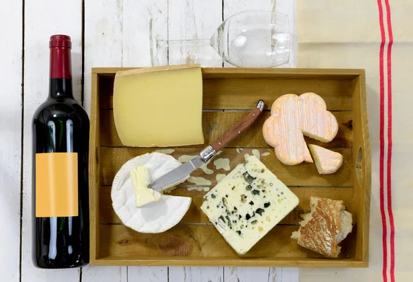 Taca różnych francuskich serów — Zdjęcie stockowe
