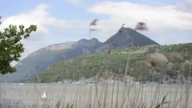 Gölde güçlü rüzgarlar