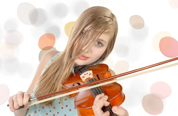 A pretty girl plays violin — Stock Photo, Image