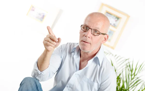 Retrato de un hombre de mediana edad — Foto de Stock