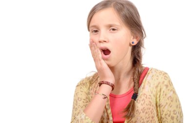 diş ağrısı olan sevimli küçük kız