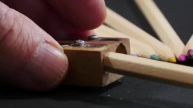 renkli kalem keskinleştirme