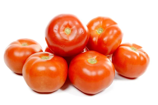 Beyaz arka plan üzerinde birkaç domates — Stok fotoğraf