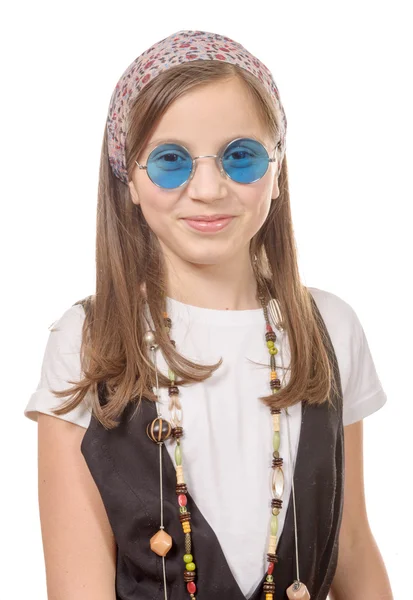 Porträtt av en ung flicka med en scarf i håret, hippie stil — Stockfoto