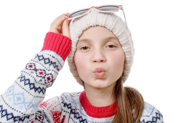 Mooi klein meisje met winterkleren — Stockfoto