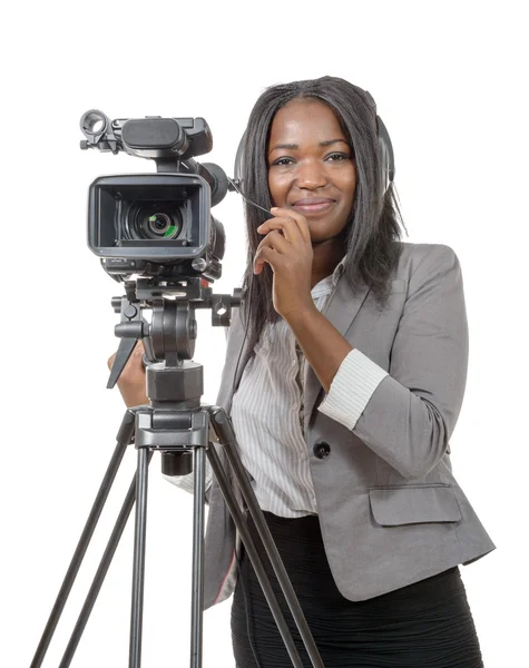 Giovani donne afroamericane con videocamera professionale e — Foto Stock