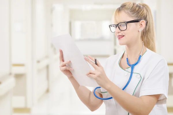 Medical doctor woman in the office — Stock Photo, Image