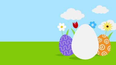Yumurtanın içinde civciv olan Paskalya animasyon afişi renkli yumurtalar ve mesajınız için yeri olan çiçekler.