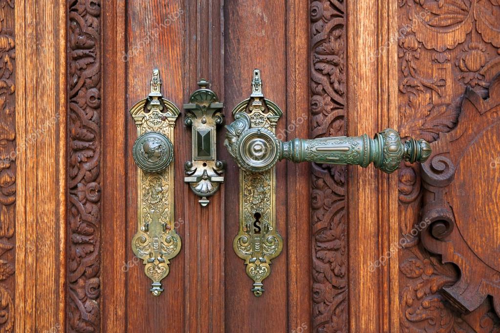 Ajouré En Fer Forgé Vieux Stylo En Métal Avec Un Puits De La