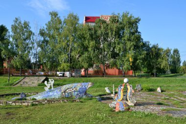 Deniz hayvanları heykelleri