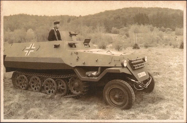 Oude foto van de Tweede Wereldoorlog, militaire waarnemer horloges de strijd — Stockfoto