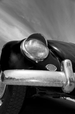 Ayrıntılı bir eski model araba ışık