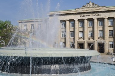 gökkuşağı ile güzel fıskiye