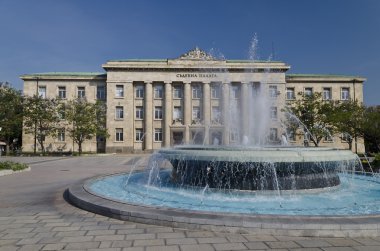 Rusçuk kasabasında bahçesinde çeşme