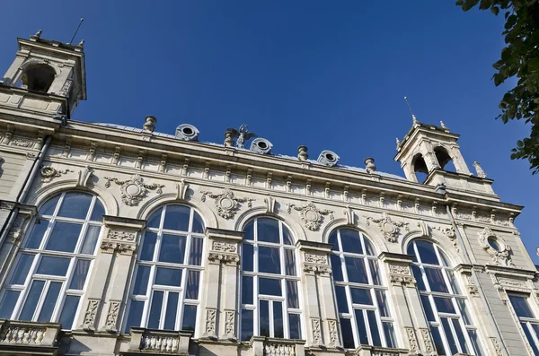 La Ópera de la ciudad de Ruse en Bulgaria, un edificio histórico barroco — Foto de Stock