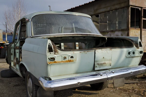 Staré polorozpadlé auto — Stock fotografie