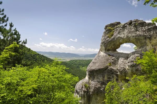 Strange Rock formation near the town of Shumen, Bulgaria, named "Okoto" (The "Eye") — Stock Photo, Image