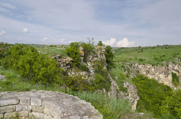 Ancient ruins of a medieval fortress close to the village of Cherven, Bulgaria — Stock Photo, Image