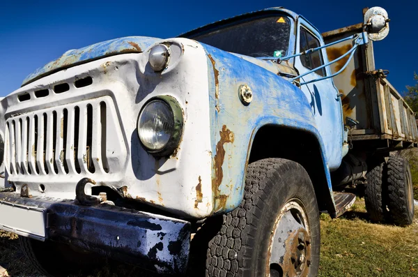 Old dilapidated truck in the eastern Bulgaria — Stock Photo, Image