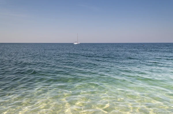 Prachtige Bulgaarse resorts landschappen in de glanzende zomerdag — Stockfoto