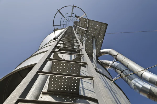 安全性の金属製のはしごを個人的な視点 — ストック写真