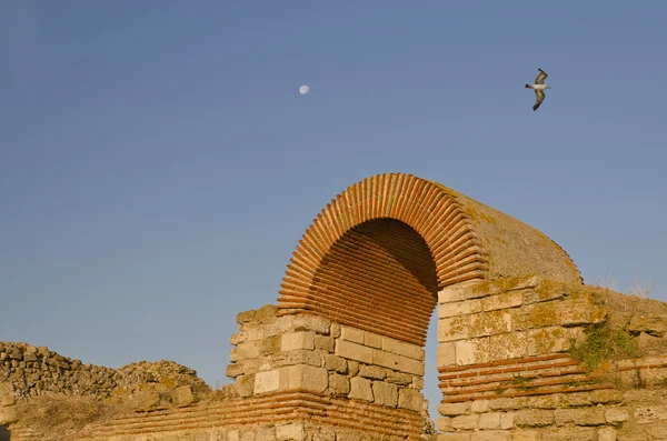 Deel van de muur in de stad van Nesebar in Bulgarije — Stockfoto