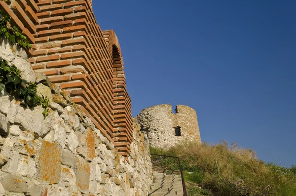 Ruïnes van de oude Basiliek van de heilige moeder van God Eleousa, Nesebar, Bulgarije — Stockfoto