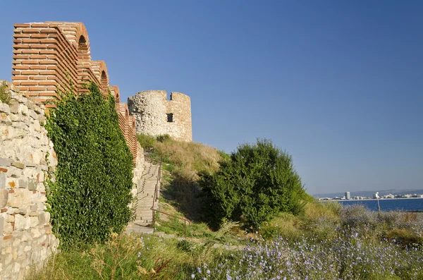 Ruïnes van de oude Basiliek van de heilige moeder van God Eleousa, Nesebar, Bulgarije — Stockfoto